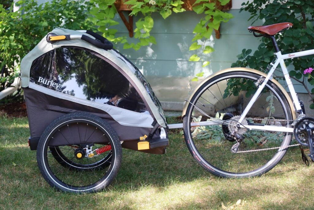 Rimorchio da bici marca Burley