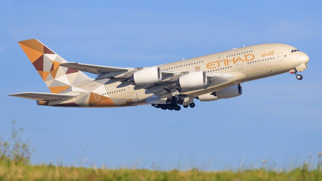 Aereo Etihad Airways in volo